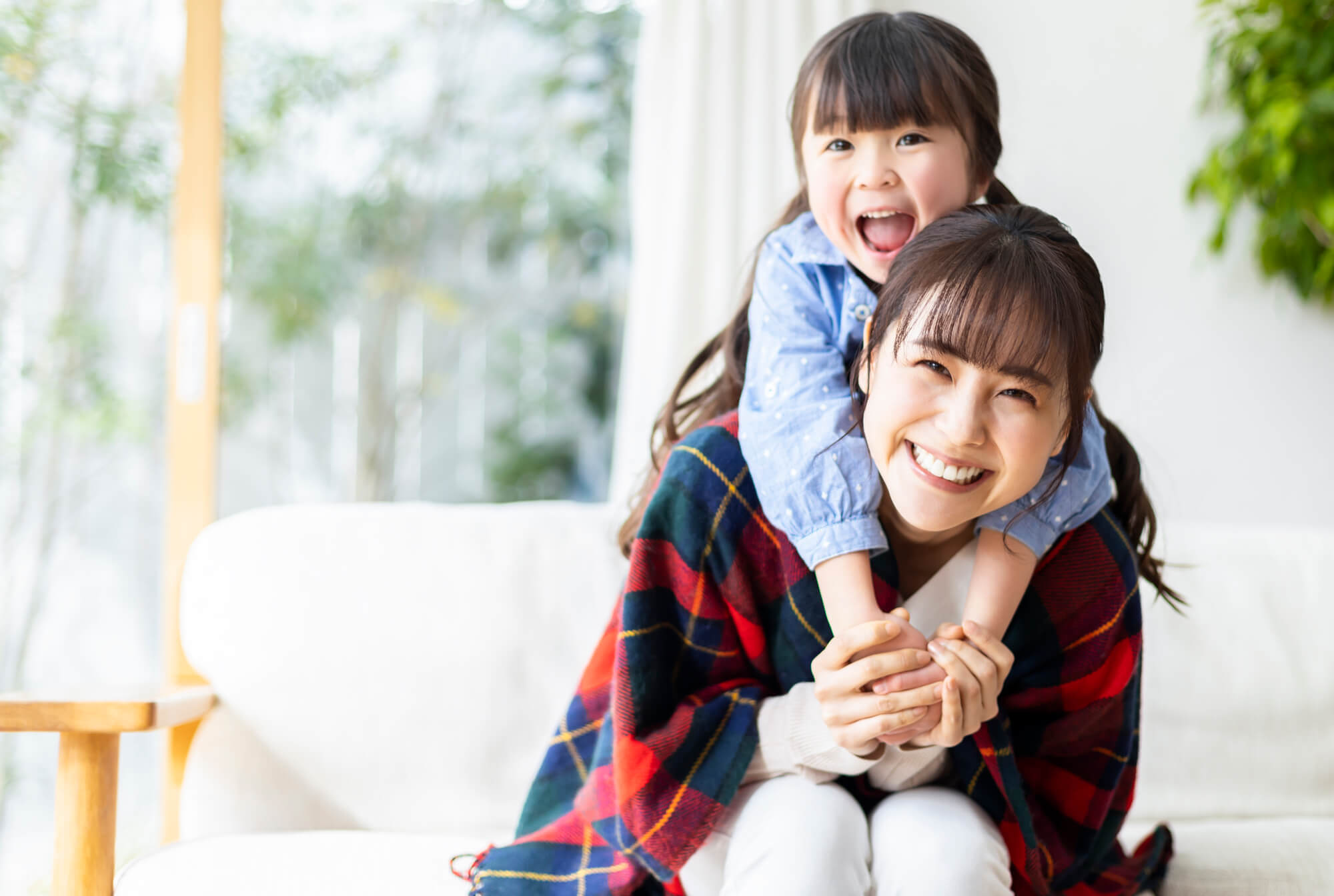 にこやかなママと子供