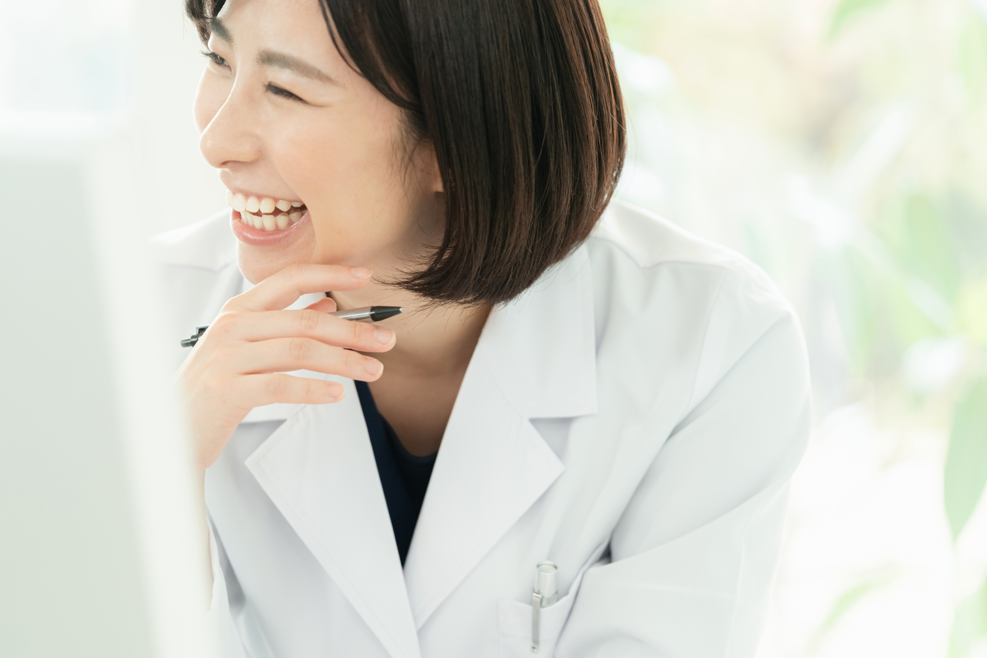 楽しく話をする薬剤師