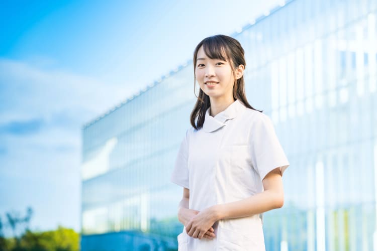 【埼玉県越谷市/南越谷駅】駅チカ/6月～≪時給3,000円～≫平日週2～4日勤務/派遣薬剤師募集